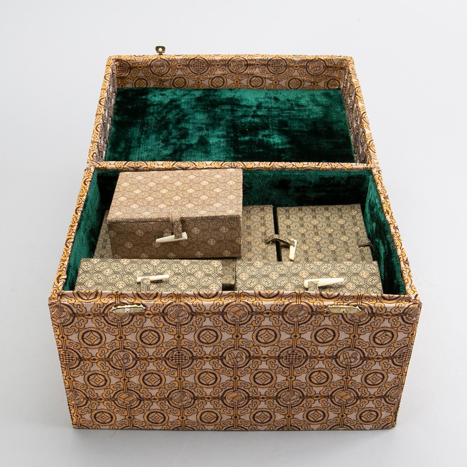 A set of nine Chinese glass snuffbottles, later part of the 20th century.