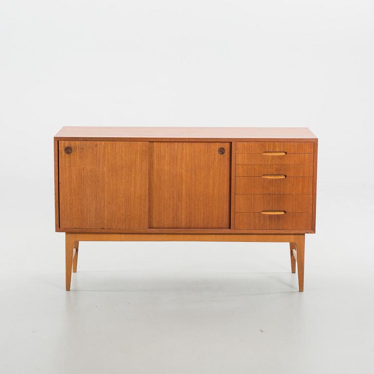SIDEBOARD, teak. 1900-TALETS MITT.