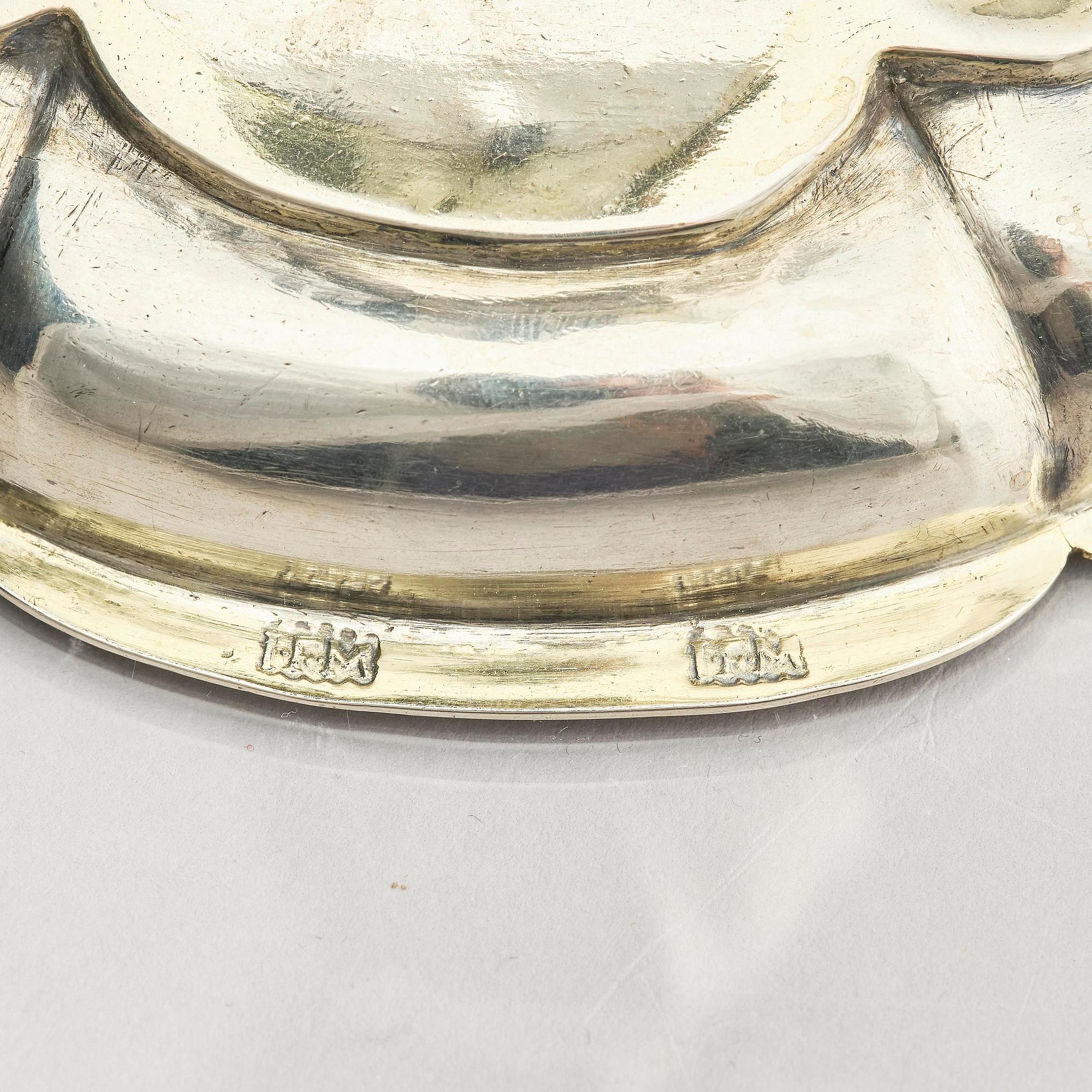 Kalk, delvis förgyllt silver, oidentifierad mästare, möjligen I.F.M verksam i Leipzig mitten 1700-talet.