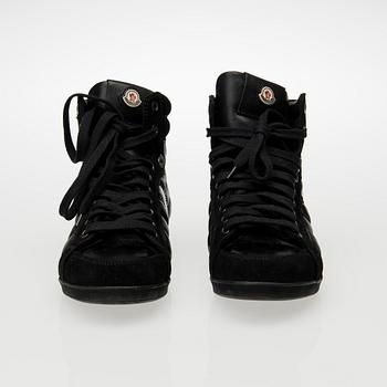 SKOR, "Bordeaux", Moncler, storlek 39.