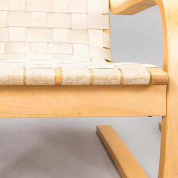 Alvar Aalto, A pair of model 406 armchairs for Artek, 1970s.