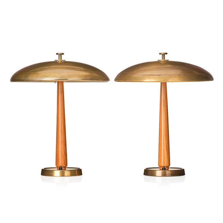 Bertil Brisborg, or Erik Tidstrand, a pair of table lamps, model "30331", Nordiska Kompaniet, 1940s.