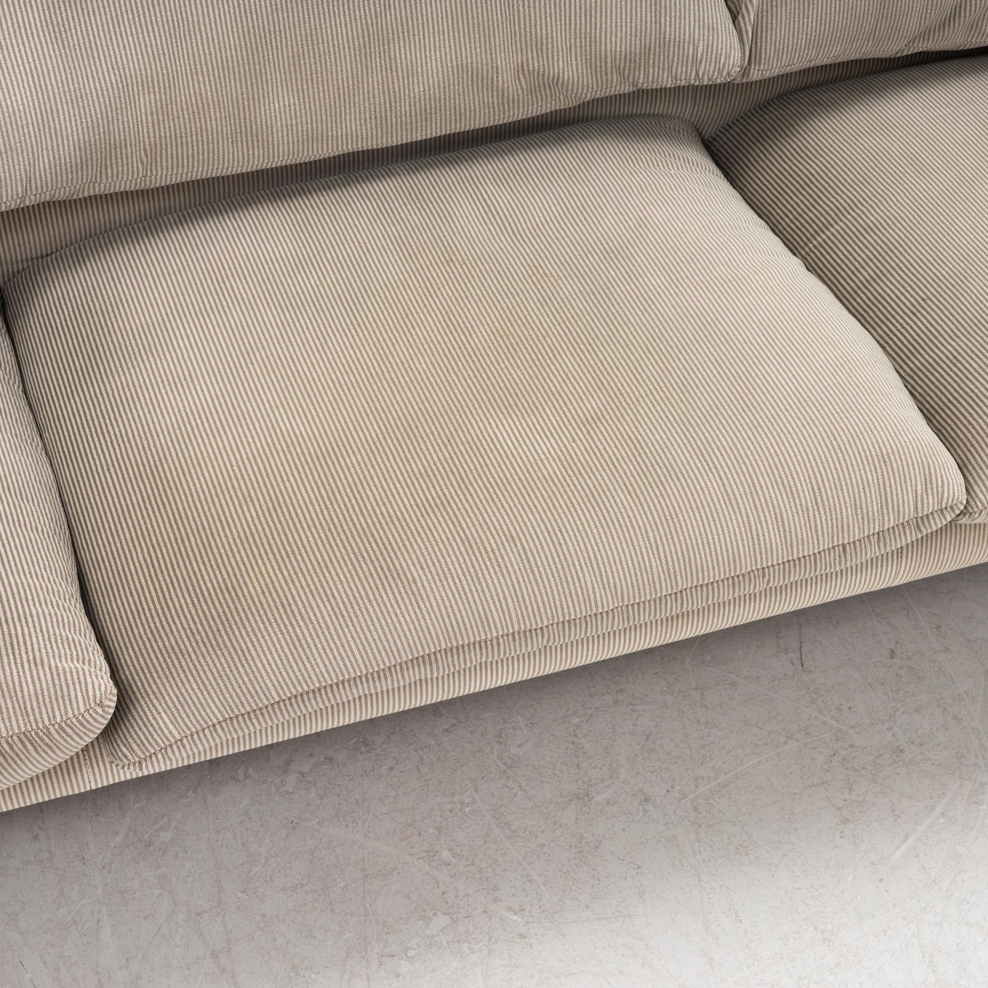 Vico Magistretti, soffa "Maralunga", Cassina, modellen formgiven 1973.