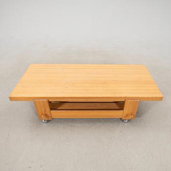 Yngve Ekström, coffee table "Dymling" for Swedese, late 20th century.