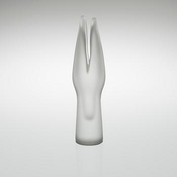 TIMO SARPANEVA , VAS. Hauenleuat (Gäddans gap). Otydlig sign. Timo Sarpaneva, Iittala.