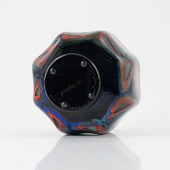 Eva Englund, vas, glas, "Millefiore Röd", Orrefors Gallery, 5/40, 1990.