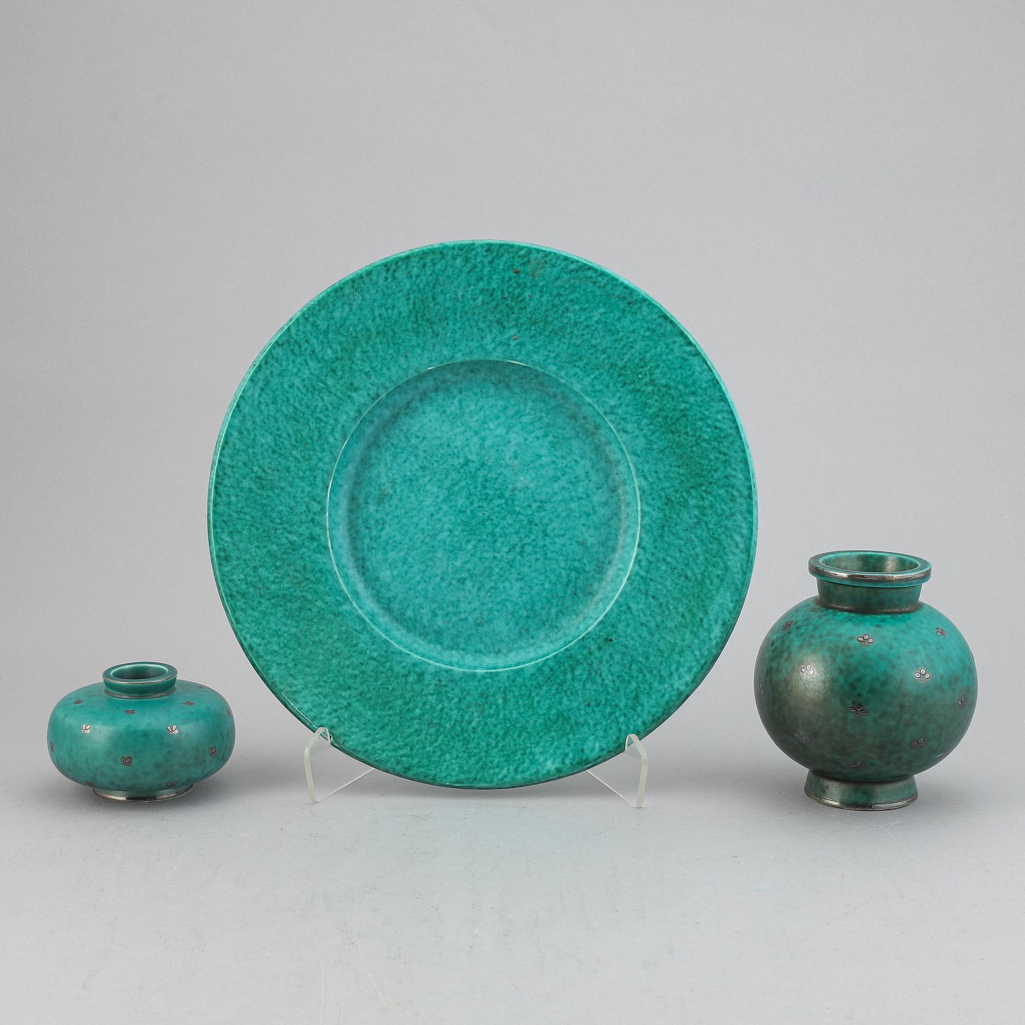 Wilhelm Kåge, two 'Argenta' stoneware vases and a dish, Gustavsberg.