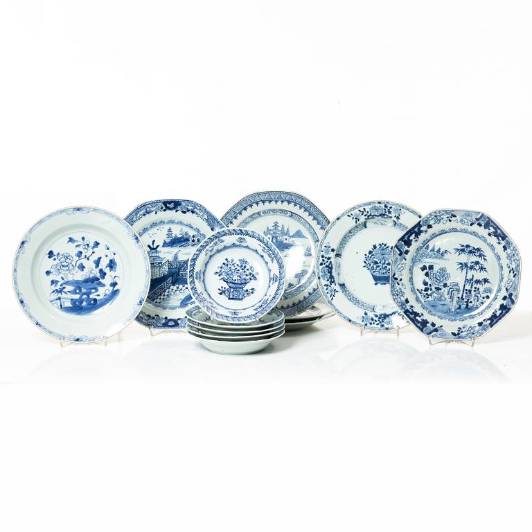 A group of seven Chinese blue and white porcelain plates and five dessert dishes, Qing dynasty, Qianlong (1736-95).