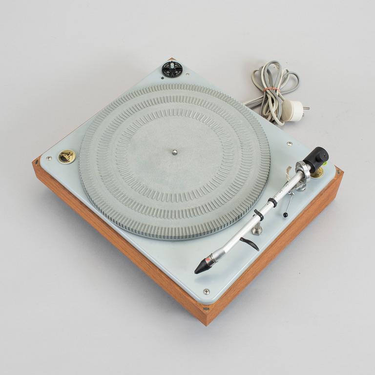 SKIVSPELARE OCH RADIO, His Master´s voice/Bang Olufsen och Conserton, Stockholm, omkring 1960.