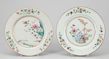 TALLRIKAR, 2 st, porslin, Kina, Qianlong 1736-1795.