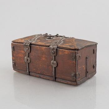 A Swedish baroque wooden box, 17th/18th century.
