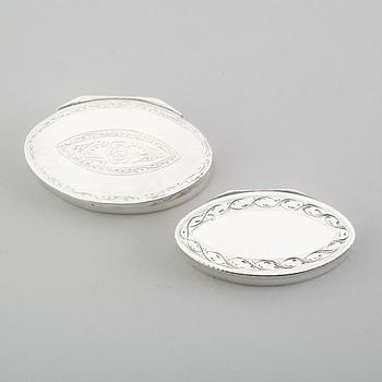 SNUSDOSOR, 2 st, silver, 1800-tal. Vikt ca 71 gram.