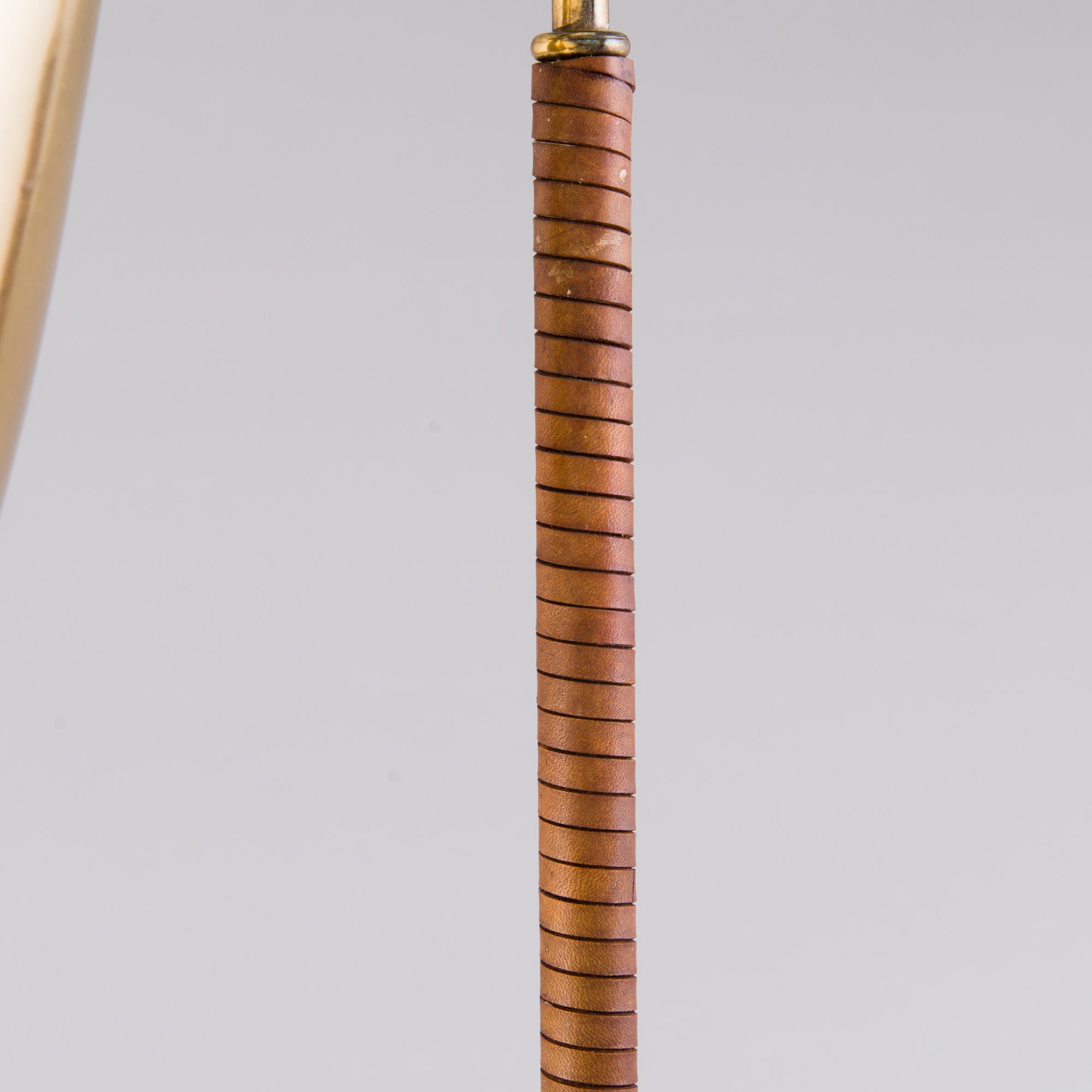 PAAVO TYNELL, bordslampa, modell 9224, Taito Oy, 1900-talets mitt.