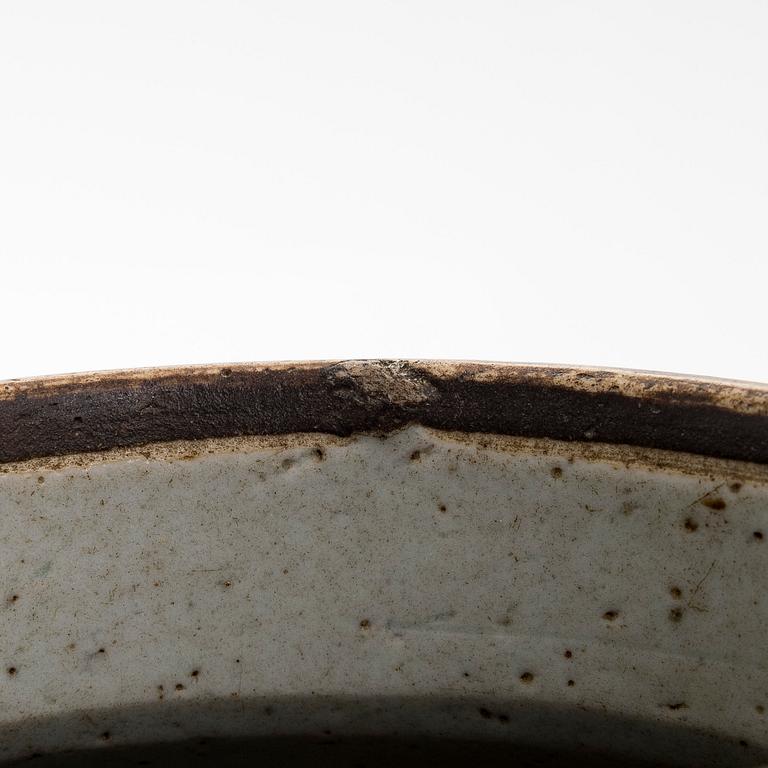 A pair of Kangxi style vases, China, 19th century.