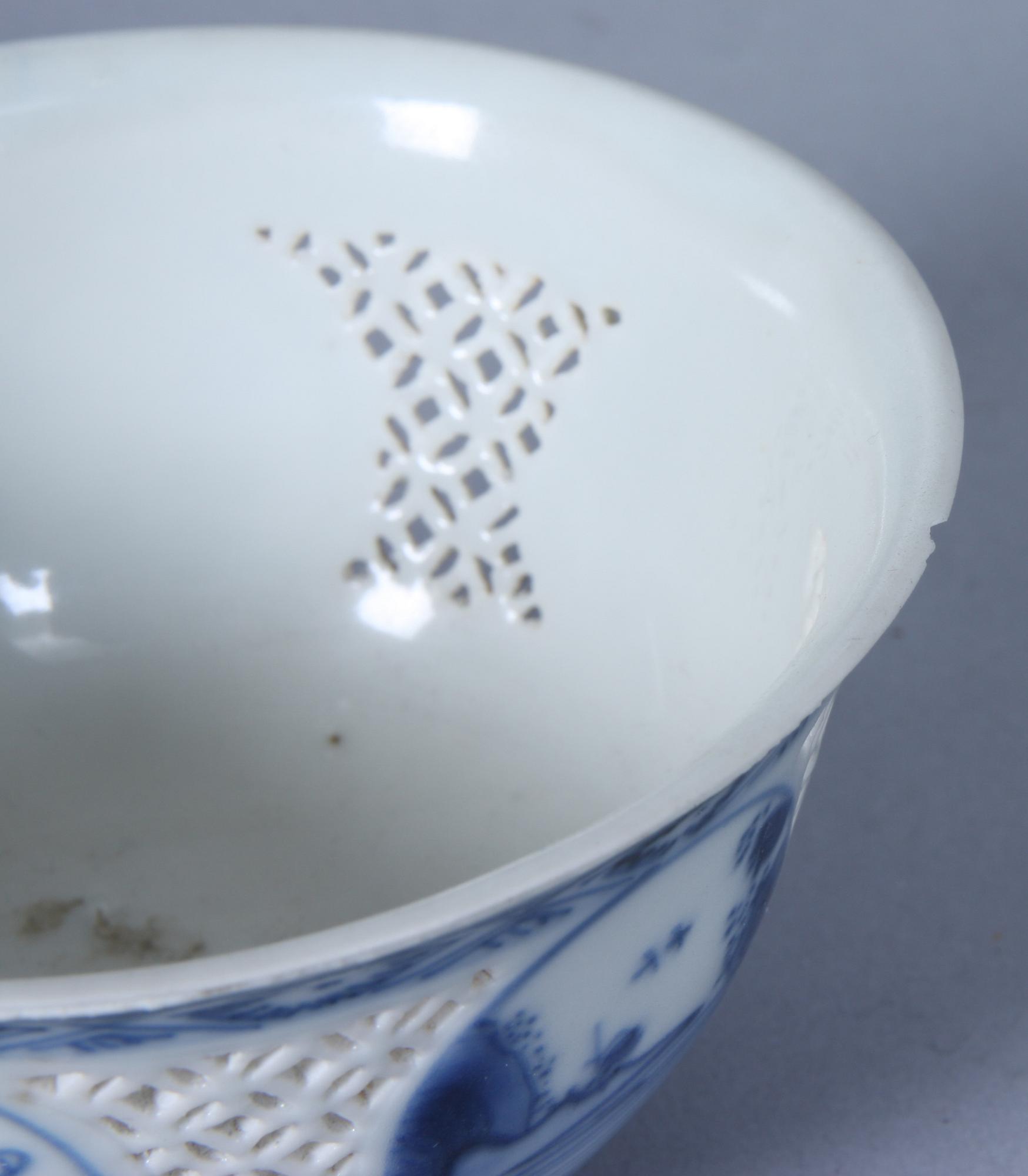 SKÅLAR, ett par, porslin, Kina, 1700-tal.