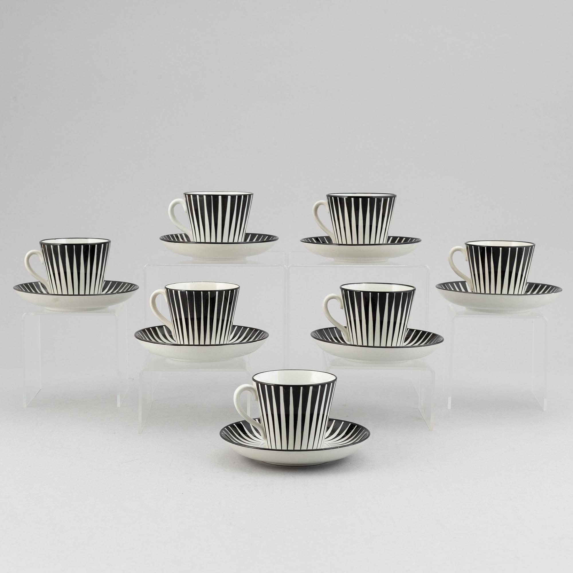 Eugen Trost, kaffekoppar med fat, 7 st, flintgods, "Zebra", Gefle.