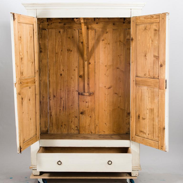 A 19th Century WARDROPE.