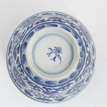 A Chinese blue and white porcelain bowl and a small dish, Qing dynasty, Kangxi (1662-1722).