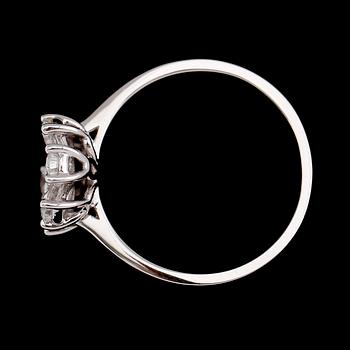 RING, 18 k vitguld, briljantslipade diamanter tot ca 0.99 ct.