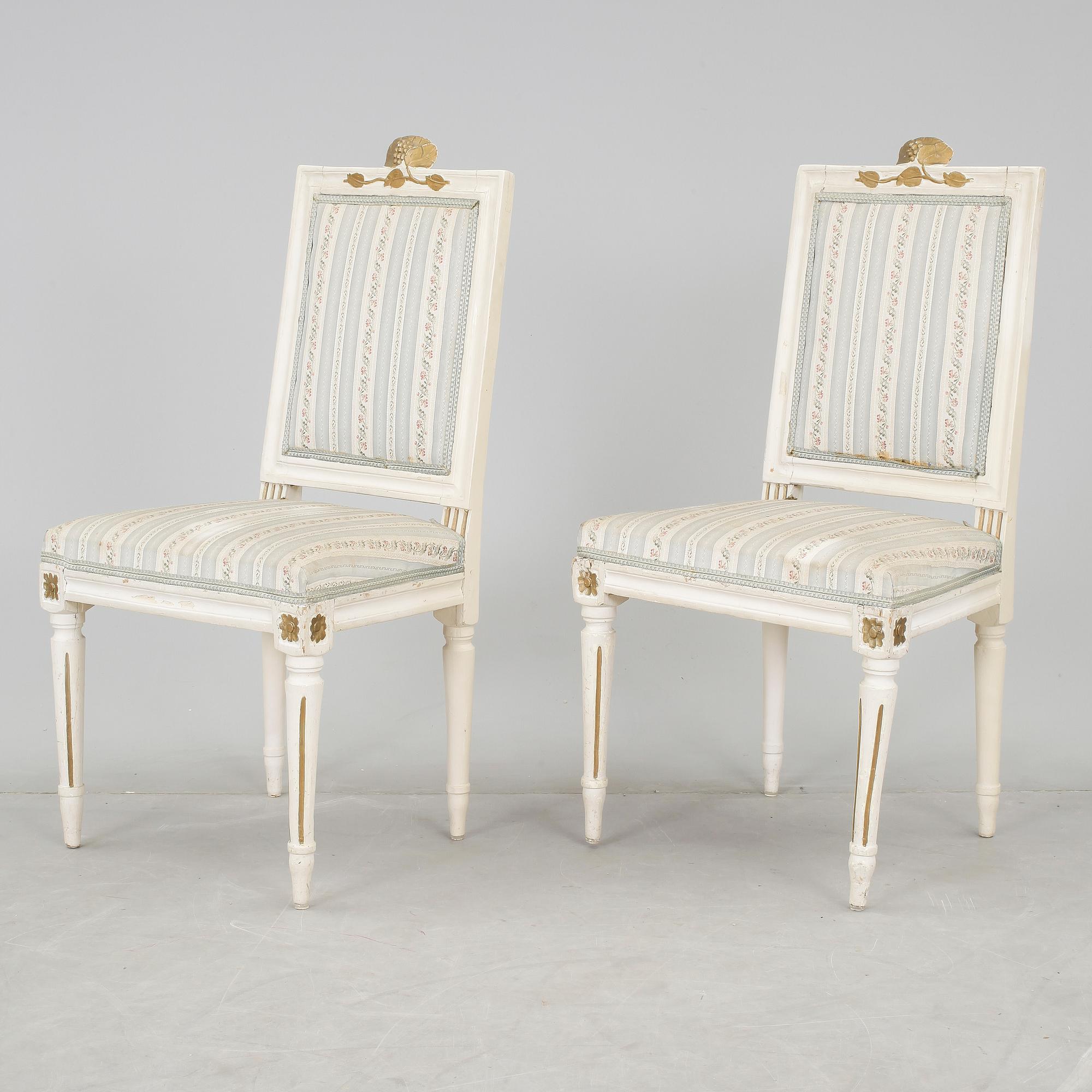 STOLAR, ett par, sengustavianska, omkring 1800.