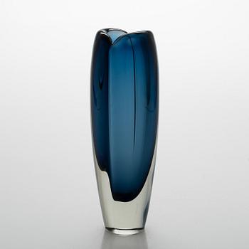 An 'Usva' glass vase by Kaj Franck, signed K. Franck Nuutajärvi Notsjö -62.