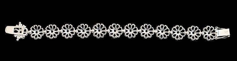 ARMBAND, sterlingsilver, ametister och topaser.