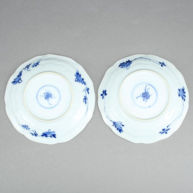 SKÅLFAT, ett par, porslin, Kina, Kangxi (1662-1722).