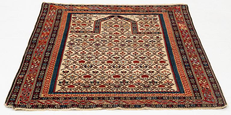 A rug, antique, Shirvan/Dagestan, Namazlyk, ca 138 x 114 cm.