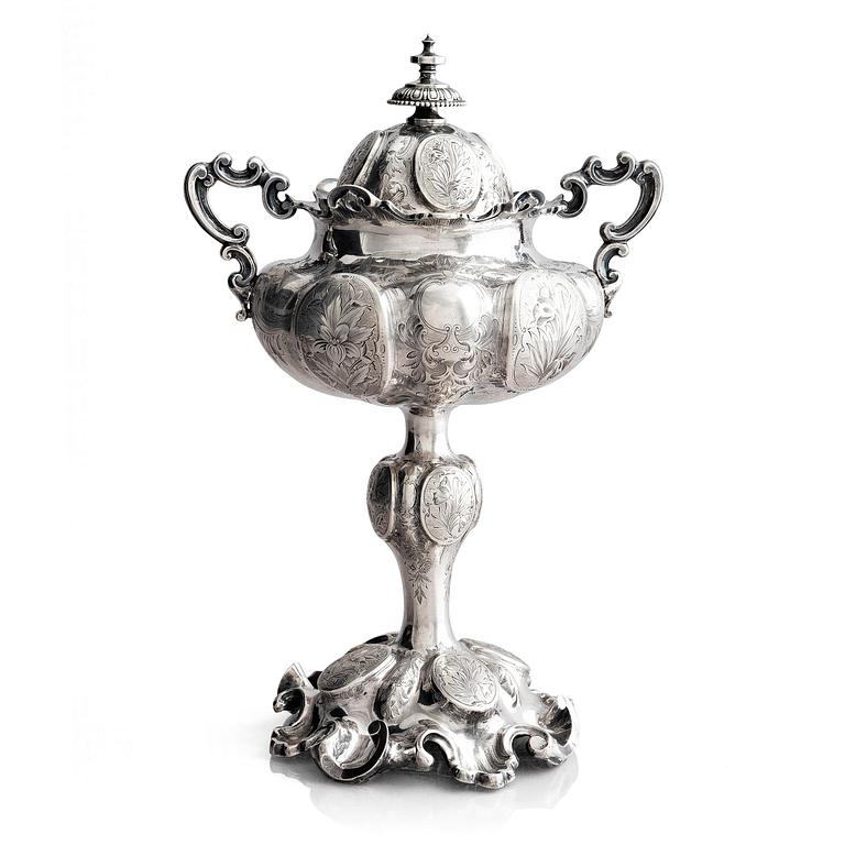 Gustav Möllenberg, uppsatsskål med lock, silver, Stockholm 1863.