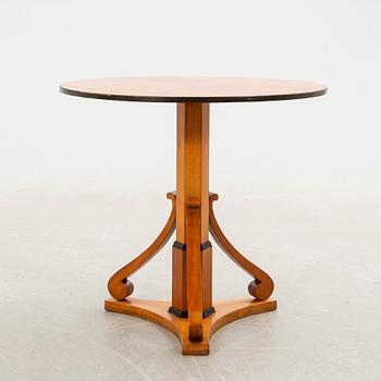 Sidobord 1900-talets första hälft.