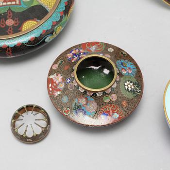 Four pieces of cloissonné, China and Japan, early 20th Century.