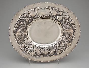 PRESENTERFAT, silver, barockstil, C G Hallberg, 1920. Vikt 1290 g.