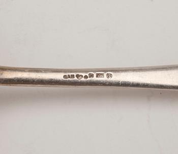 PARTI SILVER, 26 delar, bland annat moccaskedar firma Christian F Heise, Köpenhamn. Vikt ca 508 gram.