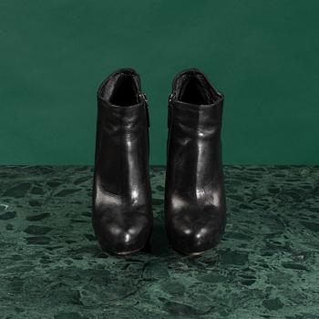 STÖVLETTER, PRADA, storlek 37.
