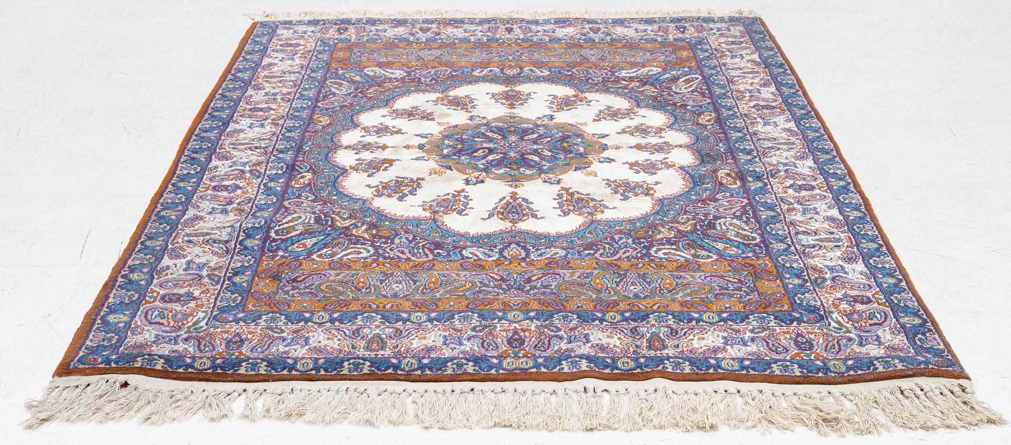 Carpet, Tabriz. 190 x 125 cm.