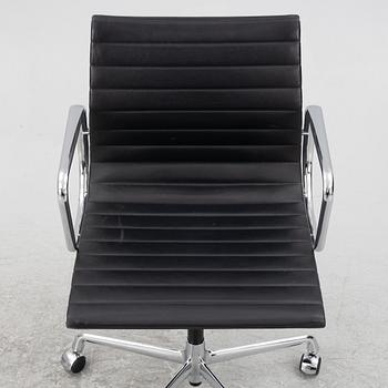 Charles & Ray Eames, an office swiwel chair, "EA117", Vitra.