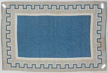 MATTA, dubbelsidig, 1900-talets mitt/andra hälft. Ca 230 x 153 cm.