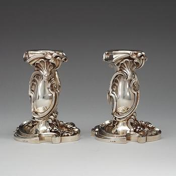 LJUSSTAKAR, ett par, av Fabergé, Moskva 1908-1917. Hovleverantörsmärke.