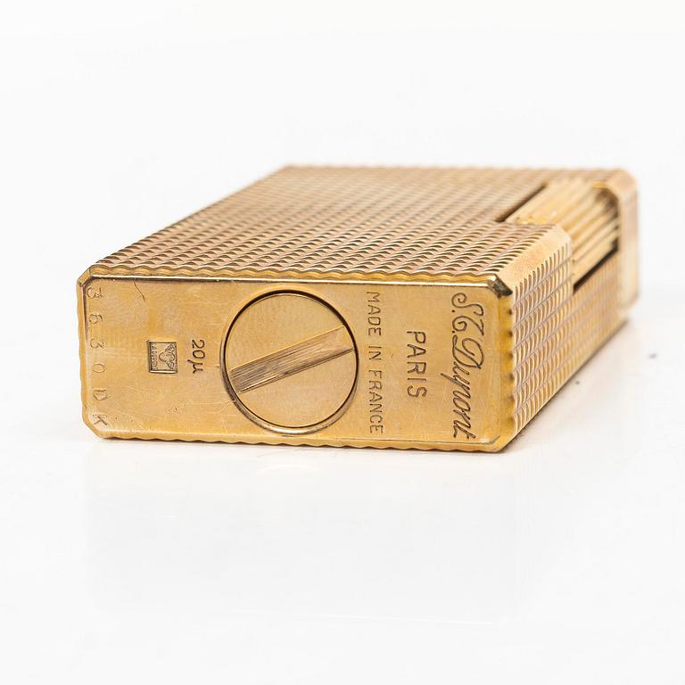 A lighter, Dupont, Paris.