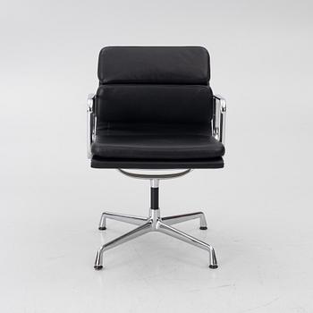 Charles & Ray Eames, Chair, “Soft Pad Alu Chair”, model EA208, Vitra.