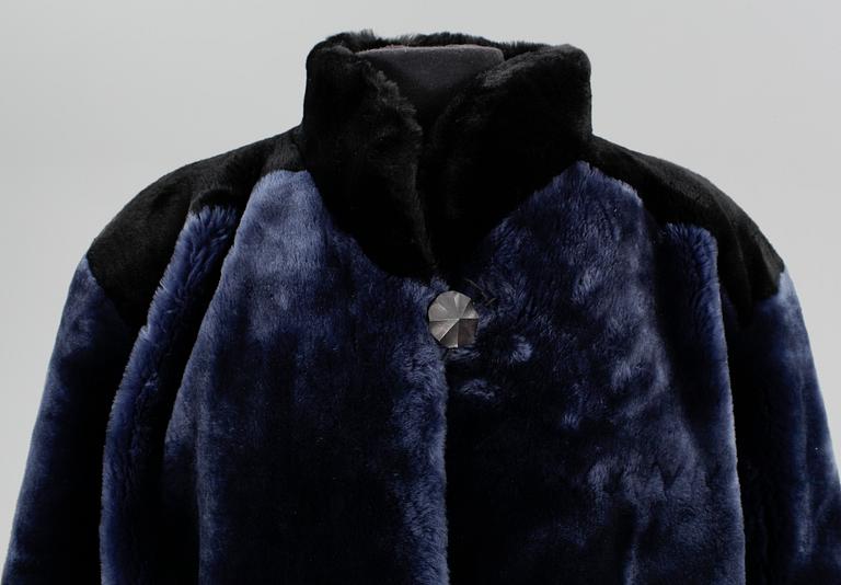 KAPPA, Yves Saint Laurent Fourrures.