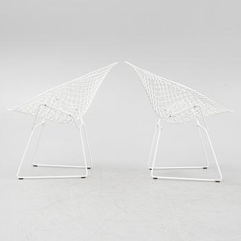 Harry Bertoia, A pair of 'Diamond chairs', Knoll, 21st Century.