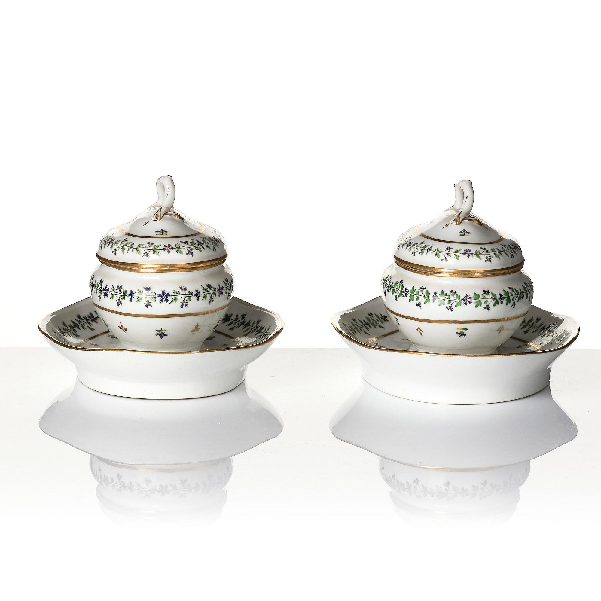 A five piece porcelain set with the 'Barbeaux pattern', France, some parts by Dihl et Guerhard, 18th/19th century.