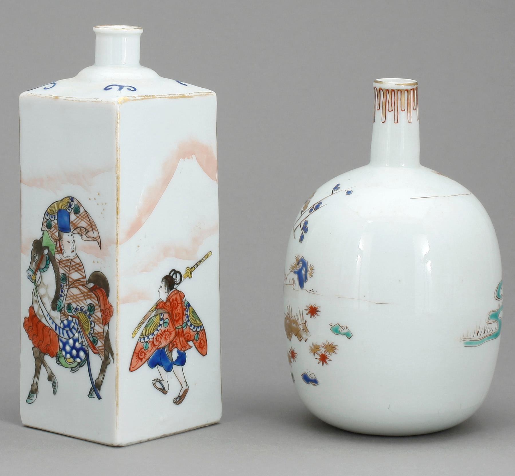 VASER, 2 st. Porslin, Japan. 1900-tal.