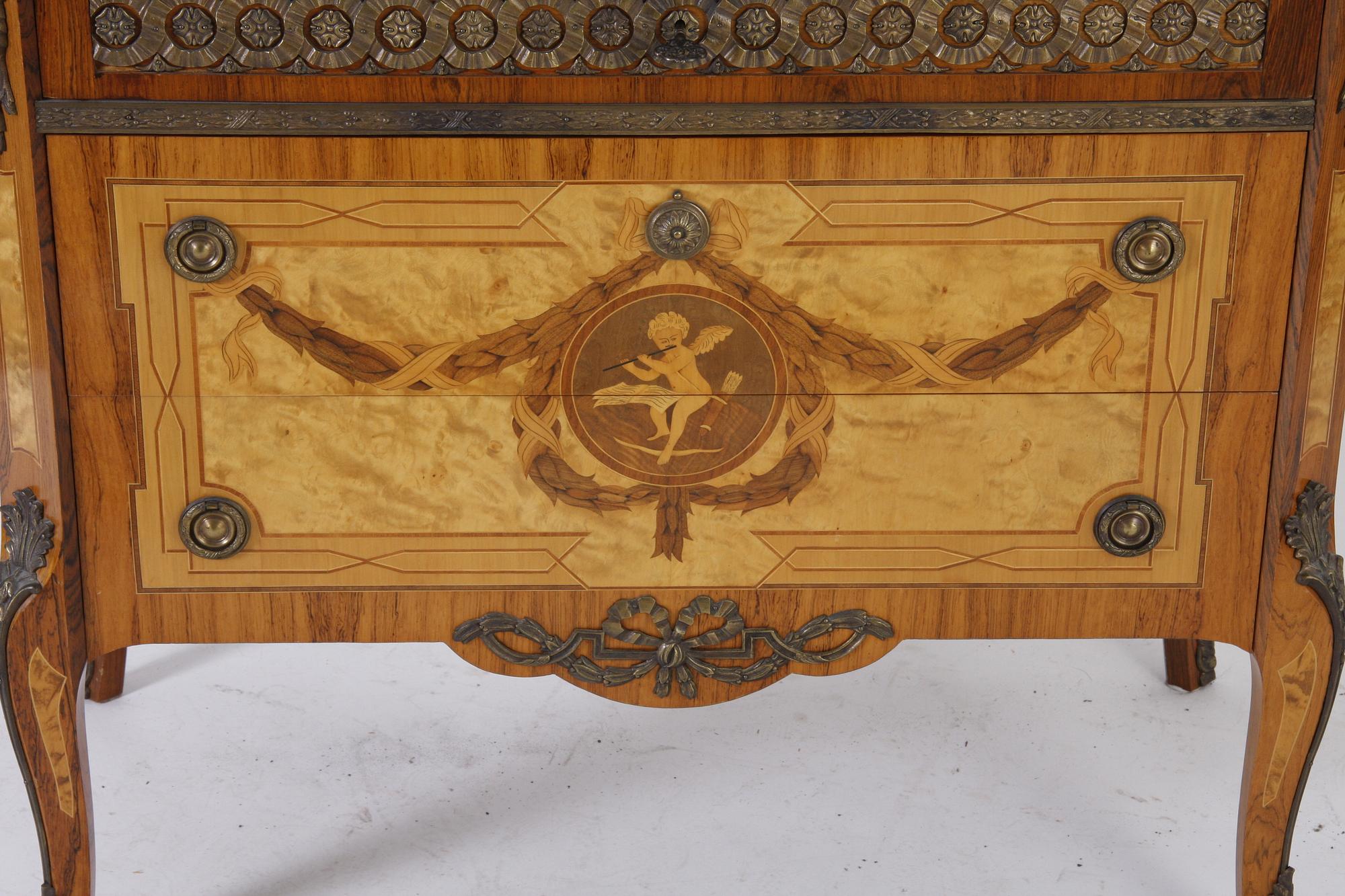 BYRÅ, gustaviansk stil. Haupt kopia.