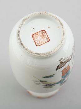 VAS, porslin, Kina, 1800-tal.