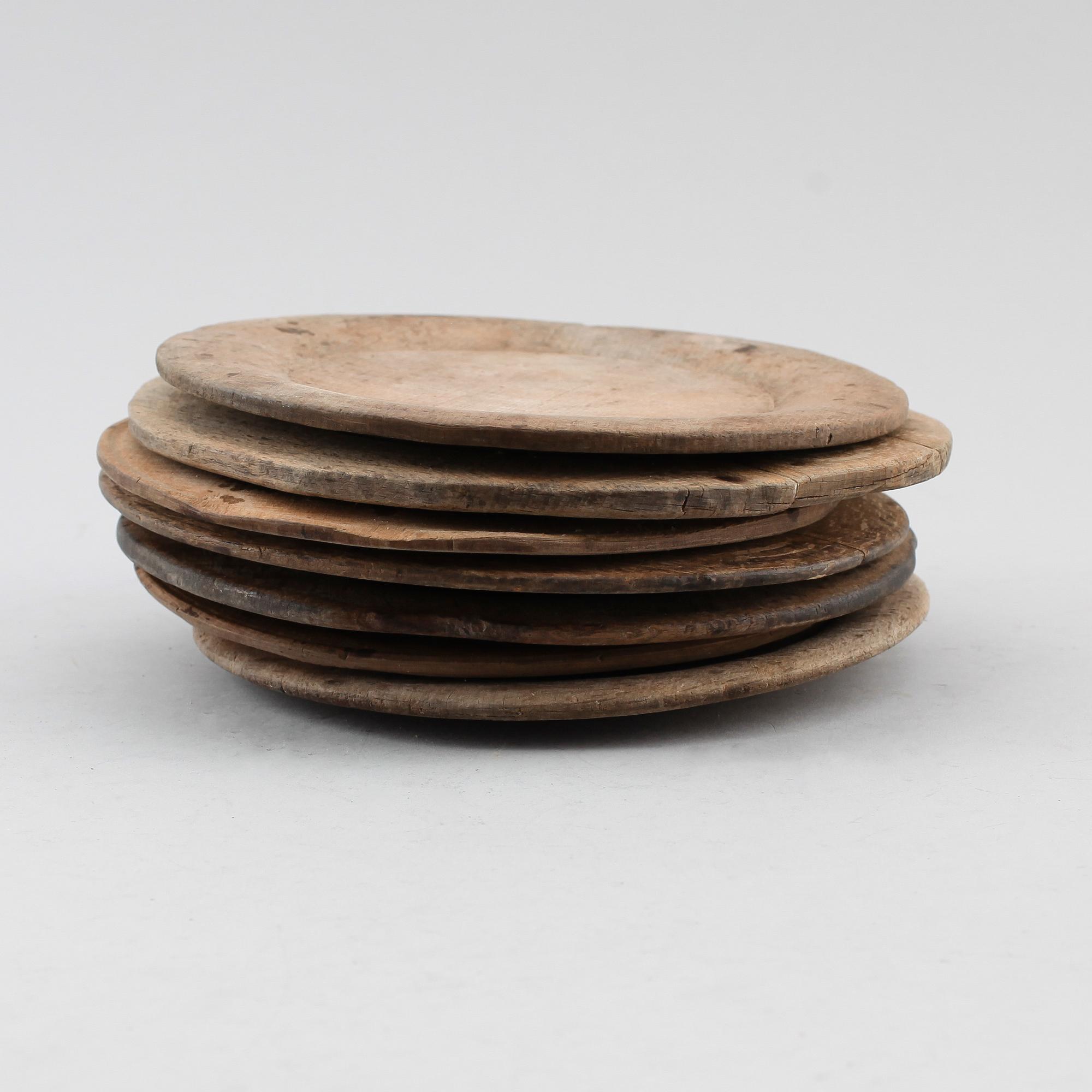 TALLRIKAR, 7 st, allmoge, trä, 1700-/1800-tal.