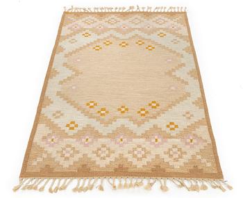 A flat weave rug, signed GG, Gitt Grännsjö-Carlsson, c. 205 x 138 cm.