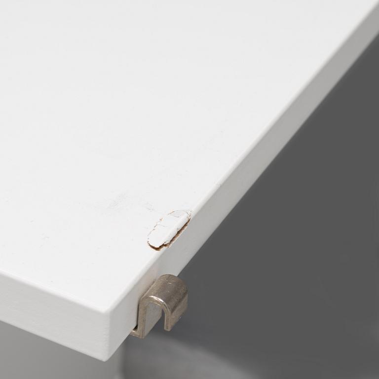 Nils Strinning, a 'String' shelving system.
