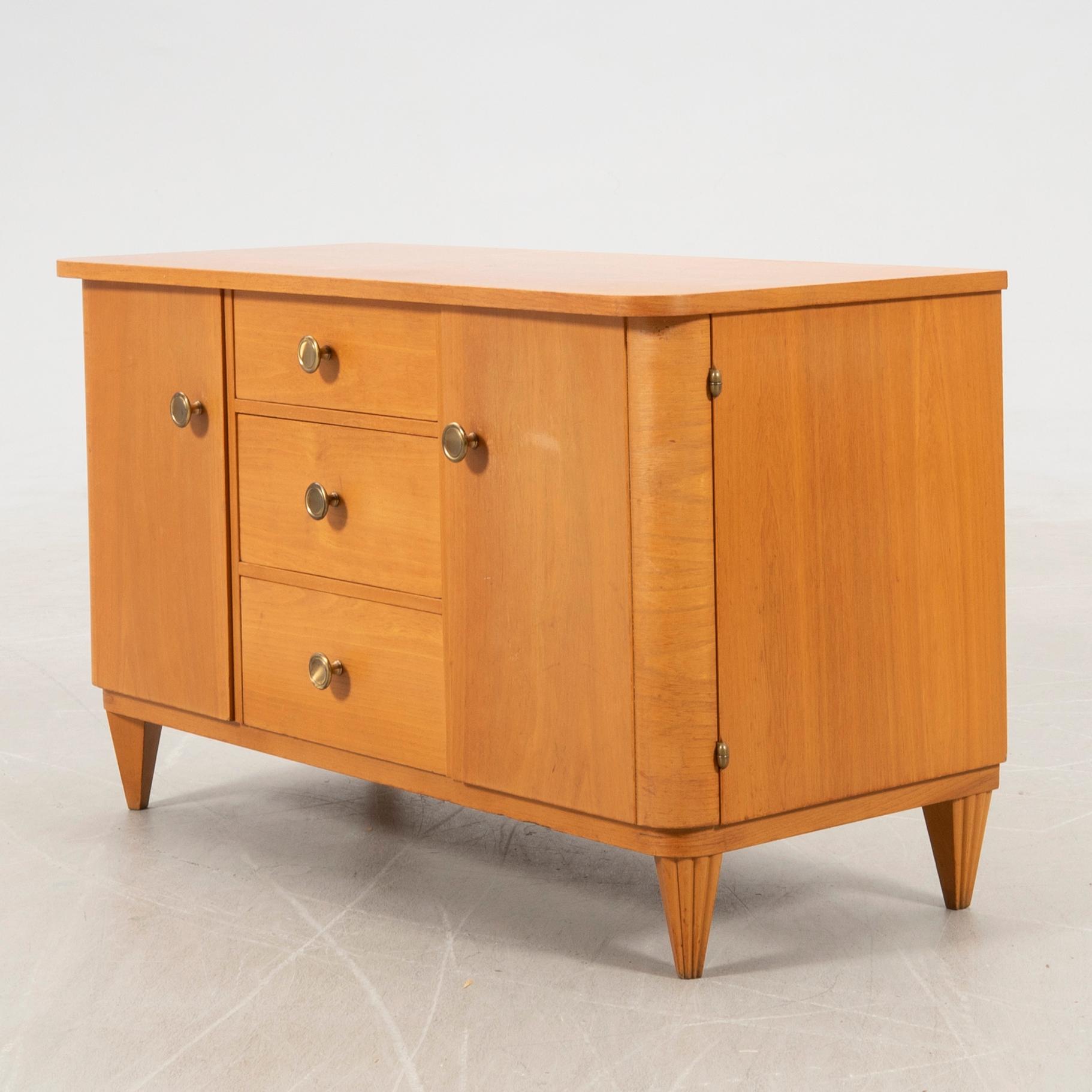 Chest of drawers/side table 1940s Swedish Modern.